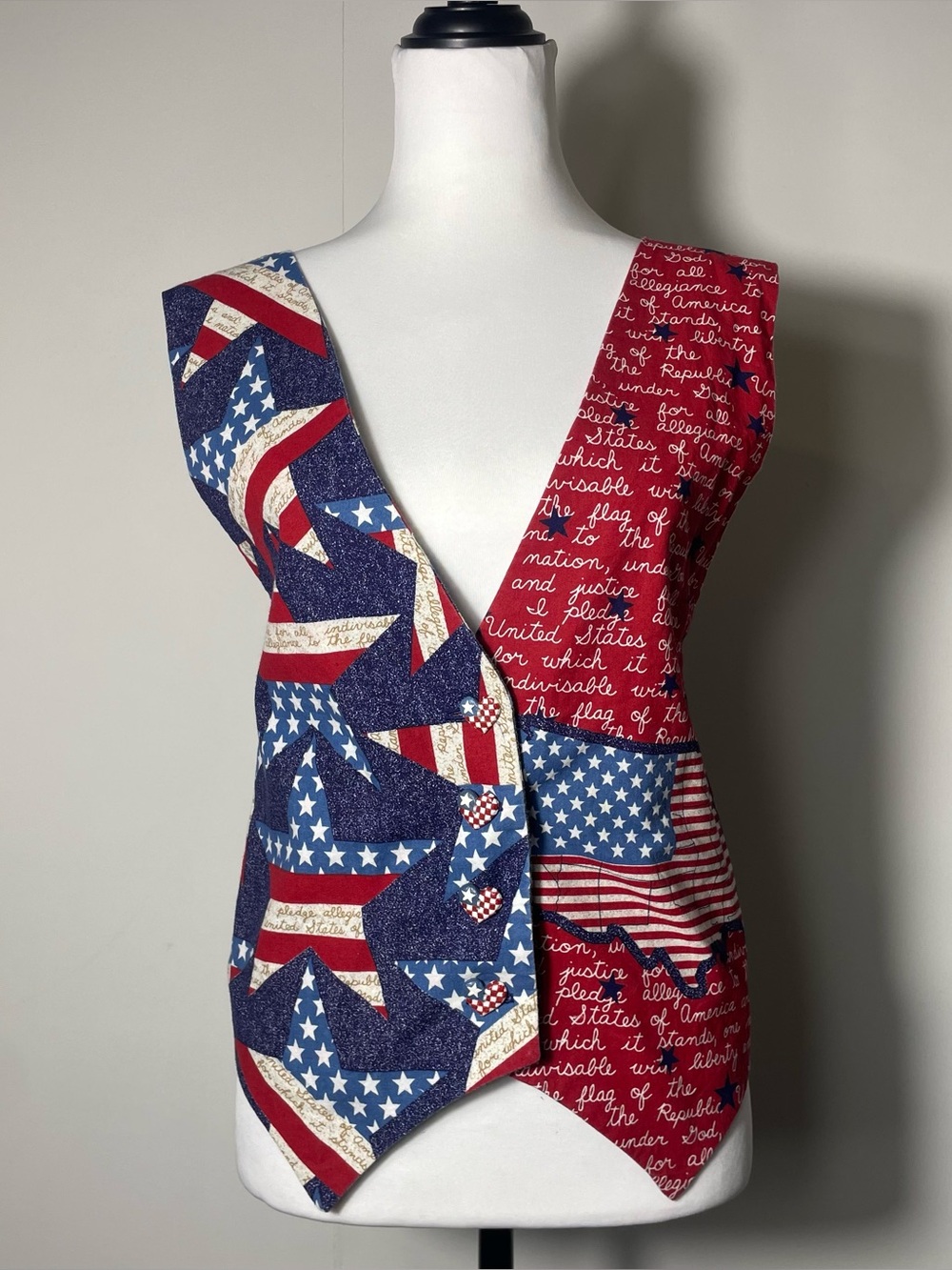 Unbranded, Likely Handmade Vintage USA American Flag Pattern Stars Stripes Vest